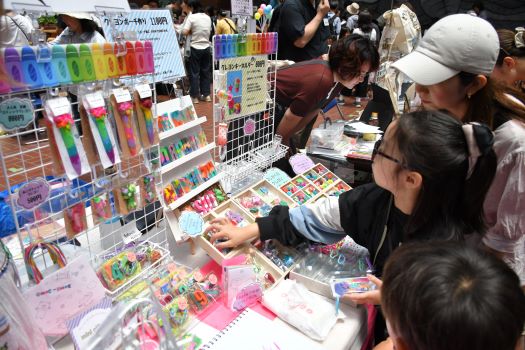 画像 ハンドメイドブース出店の様子